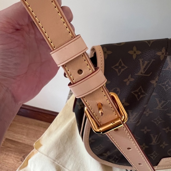 NEW LOUIS VUITTON  Monogram Menilmontant MM - Picture 9 of 16